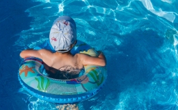 Bộ Gi&aacute;o dục v&agrave; Đ&agrave;o tạo y&ecirc;u cầu r&agrave; so&aacute;t việc dạy bơi trong trường học