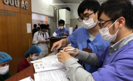 Bộ Y tế "hối th&uacute;c" c&aacute;c bệnh viện x&oacute;a bỏ bệnh &aacute;n giấy