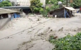 L&agrave;o Cai: Nh&agrave; d&acirc;n ngập s&acirc;u sau sự cố tr&agrave;n hồ chứa b&ugrave;n thải quặng