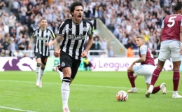 Newcastle thắng tưng bừng ở Ngoại hạng Anh