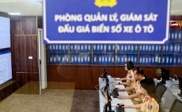  Phi&ecirc;n đấu gi&aacute; biển số đầu ti&ecirc;n tạm dừng v&igrave; &ldquo;l&yacute; do kỹ thuật&rdquo;