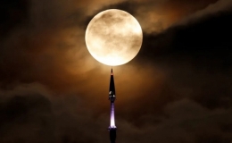 Si&ecirc;u trăng lớn nhất năm sắp chiếu s&aacute;ng bầu trời
