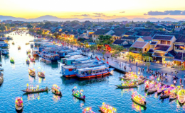 S&ocirc;i động tour du lịch kỳ nghỉ lễ Quốc kh&aacute;nh 2/9