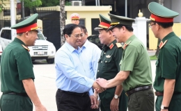 Thủ tướng kiểm tra c&ocirc;ng t&aacute;c tu bổ Lăng Chủ tịch Hồ Ch&iacute; Minh