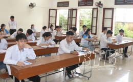 Động vi&ecirc;n, hỗ trợ tối đa học sinh đăng k&yacute; x&eacute;t tuyển v&agrave;o lớp 10 THPT 