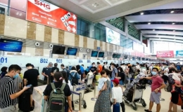 Gi&aacute; v&eacute; m&aacute;y bay dịp lễ 2/9 tăng hơn 20%