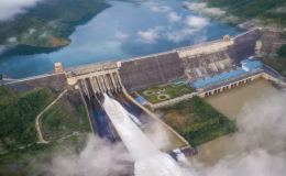 Hồ thủy điện Sơn La đ&oacute;ng hết cửa xả đ&aacute;y