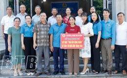  Li&ecirc;n đo&agrave;n Lao động huyện Đ&ocirc;ng Hưng: Trao kinh ph&iacute; hỗ trợ x&acirc;y m&aacute;i ấm c&ocirc;ng đo&agrave;n cho đo&agrave;n vi&ecirc;n x&atilde; An Ch&acirc;u