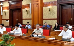 Tập trung c&ocirc;ng sức, tr&iacute; tuệ ho&agrave;n thiện văn kiện quan trọng của Đại hội XIV