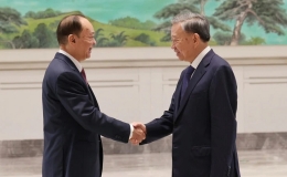 Tổng B&iacute; thư, Chủ tịch nước T&ocirc; L&acirc;m hội kiến Ủy vi&ecirc;n Bộ Ch&iacute;nh trị, B&iacute; thư Tỉnh ủy Quảng Đ&ocirc;ng Ho&agrave;ng Kh&ocirc;n Minh