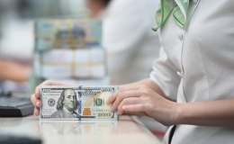 Tỷ gi&aacute; tự do tiếp tục giảm s&acirc;u