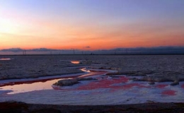 Ruộng muối 7 sắc cầu vồng sặc sỡ 