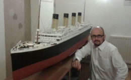 Chi&ecirc;m ngưỡng m&ocirc; h&igrave;nh t&agrave;u Titanic tuyệt đẹp l&agrave;m từ phế liệu
