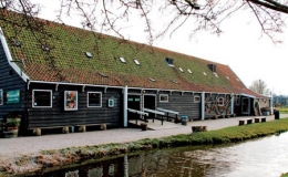 Thăm l&agrave;ng cổ H&agrave; Lan đầy m&agrave;u sắc 