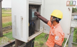 C&ocirc;ng ty Điện lực Th&aacute;i B&igrave;nh: Đổi mới c&ocirc;ng t&aacute;c kinh doanh, dịch vụ kh&aacute;ch h&agrave;ng