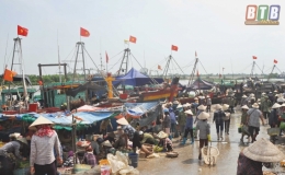 Ph&aacute;t triển dịch vụ hậu cần nghề c&aacute; tại c&aacute;c khu neo đậu tr&aacute;nh b&atilde;o cho t&agrave;u thuyền