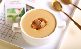 Thời tiết thay đổi l&agrave;m ngay m&oacute;n sữa gừng ph&ograve;ng cảm 