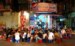 Thị trường bia, c&agrave; ph&ecirc; vỉa h&egrave; hơn 3 tỷ USD