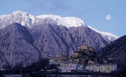 Tặng 25.000 euro cho cư d&acirc;n đến sinh sống