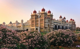 Chi&ecirc;m ngưỡng 10 cung điện lộng lẫy nhất thế giới