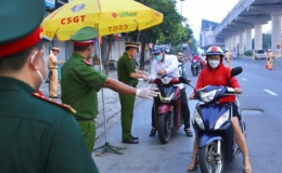 Đề xuất tăng mức phạt gấp 10 lần người đi xe m&aacute;y kh&ocirc;ng biển số, che biển