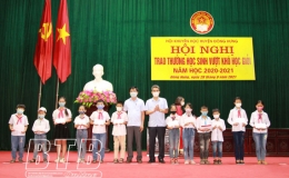 Hội Khuyến học huyện Đ&ocirc;ng Hưng: Trao thưởng 52 học sinh vượt kh&oacute;, học giỏi