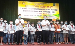 Hội Khuyến học huyện Kiến Xương: Trao học bổng cho 84 học sinh vượt kh&oacute; hiếu học
