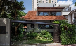 Ng&ocirc;i nh&agrave; đa năng mộc mạc ở TP.HCM