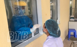 Quỳnh Phụ: Hơn 500 mẫu bệnh phẩm tại Bệnh viện Đa khoa huyện test nhanh &acirc;m t&iacute;nh với SARS-CoV-2
