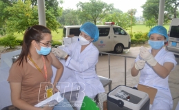 Triển khai ti&ecirc;m vắc-xin ph&ograve;ng Covid-19 đợt 10