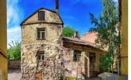 Ng&ocirc;i nh&agrave; cổ k&iacute;nh nhất nước Nga được v&iacute; như "ph&aacute;o đ&agrave;i"