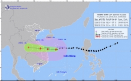 Tin khẩn cấp b&atilde;o số 4: Si&ecirc;u b&atilde;o c&aacute;ch Đ&agrave; Nẵng - Quảng Ng&atilde;i 310km