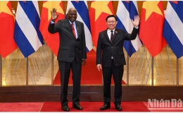 Chủ tịch Quốc hội Vương Đ&igrave;nh Huệ tiếp Chủ tịch Quốc hội Cuba Esteban Lazo Hernandez