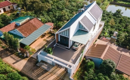 Nh&agrave; c&oacute; hệ m&aacute;i dốc th&iacute;ch nghi m&ugrave;a mưa