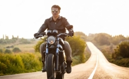 Những sai lầm khiến xe m&aacute;y ngốn xăng nhiều hơn