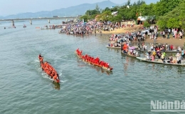 Quảng B&igrave;nh: S&ocirc;i nổi lễ hội đua thuyền truyền thống tr&ecirc;n s&ocirc;ng Nhật Lệ