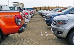 Tăng 40 lần lệ ph&iacute; cấp mới giấy đăng k&yacute; v&agrave; biển số xe b&aacute;n tải