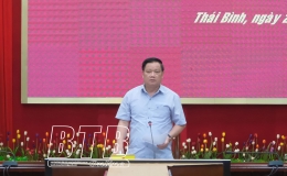 Thống nhất th&ocirc;ng qua danh s&aacute;ch 133 tập thể, c&aacute; nh&acirc;n đề nghị khen thưởng c&aacute;c cấp