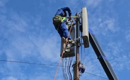 Lắp đặt trạm ph&aacute;t s&oacute;ng điện thoại phục vụ t&aacute;i định cư L&agrave;ng Nủ