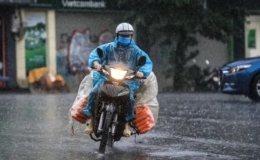 Miền Bắc đ&oacute;n kh&ocirc;ng kh&iacute; lạnh đầu m&ugrave;a, nhiều nơi mưa d&ocirc;ng