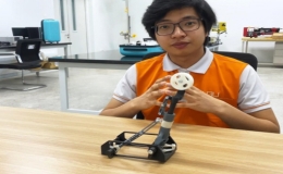 Sinh vi&ecirc;n nghi&ecirc;n cứu giảm khối lượng c&agrave;ng đ&aacute;p m&aacute;y bay