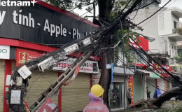 To&agrave;n cảnh: H&agrave; Nội tan hoang sau khi b&atilde;o số 3 qu&eacute;t qua