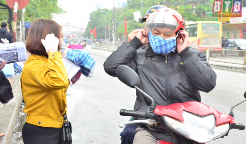 Từ h&ocirc;m nay (16/3), thực hiện nghi&ecirc;m việc đeo khẩu trang nơi c&ocirc;ng cộng