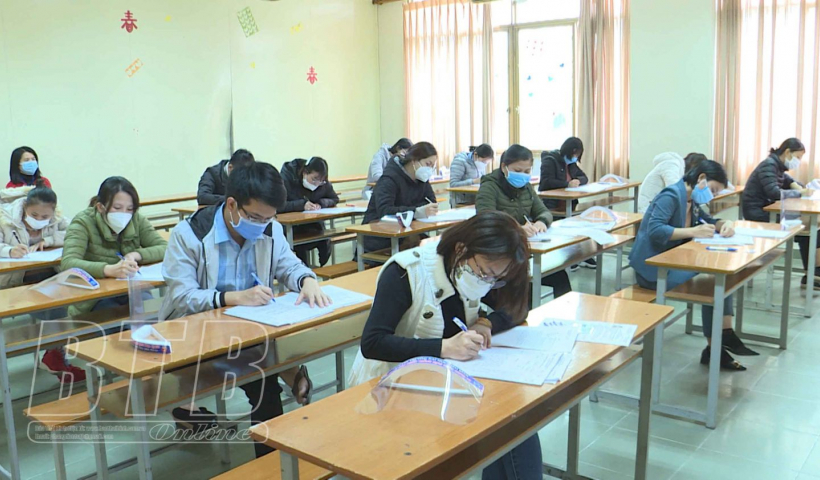 560 th&iacute; sinh đạt từ 50 điểm trở l&ecirc;n v&ograve;ng 2 m&ocirc;n thi nghiệp vụ chuy&ecirc;n ng&agrave;nh kỳ thi tuyển c&ocirc;ng chức tỉnh năm 2021