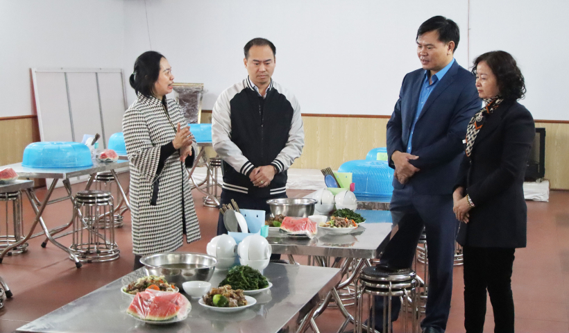 Bảo đảm chất lượng bữa ăn ca cho người lao động 