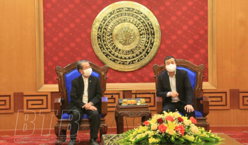 C&aacute;c đồng ch&iacute; l&atilde;nh đạo tỉnh gặp mặt chức sắc đạo C&ocirc;ng gi&aacute;o nh&acirc;n dịp lễ Gi&aacute;ng sinh năm 2021