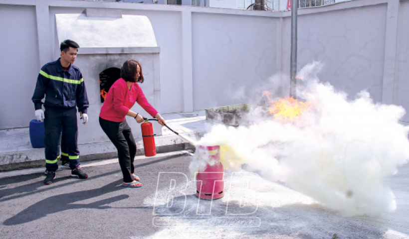 Cảnh b&aacute;o: Tiềm ẩn nguy cơ ch&aacute;y nổ trong khu d&acirc;n cư