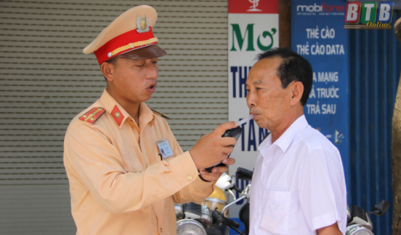 Cảnh s&aacute;t giao th&ocirc;ng triển khai cao điểm xử l&yacute; vi phạm tr&ecirc;n to&agrave;n quốc từ ng&agrave;y 15/7 - 14/9 