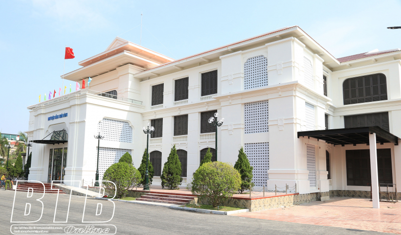 Chuẩn bị sẵn s&agrave;ng c&aacute;c điều kiện phục vụ lễ gắn biển c&ocirc;ng tr&igrave;nh ch&agrave;o mừng Đại hội Đảng bộ tỉnh lần thứ XX