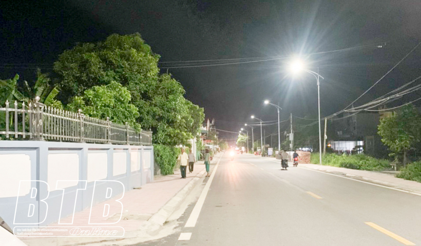 Chương tr&igrave;nh &ldquo;thắp s&aacute;ng đường qu&ecirc;&rdquo; g&oacute;p phần thay đổi diện mạo n&ocirc;ng th&ocirc;n